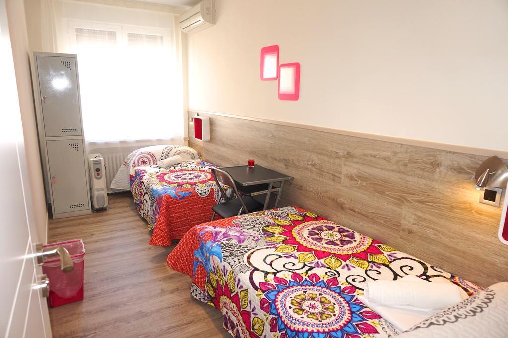 Muchomadrid Hostel Room photo