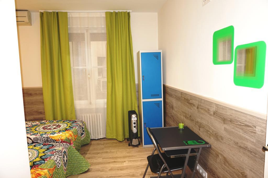 Muchomadrid Hostel Exterior photo